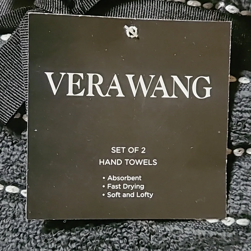 Vera Wang Bath Towel Set